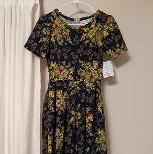 Small LuLaRoe Amelia